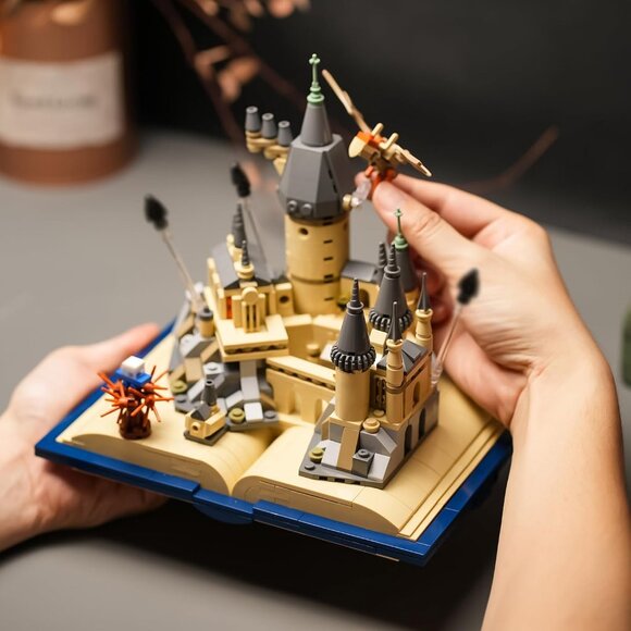 NEW! Castle Book Building Set Compatible w/Lego Medieval Modular House 727 pcs - Picture 5 of 5